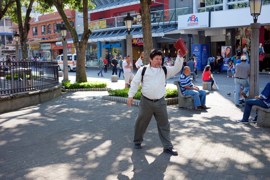 Predicador en la calle. San José, enero de 2016